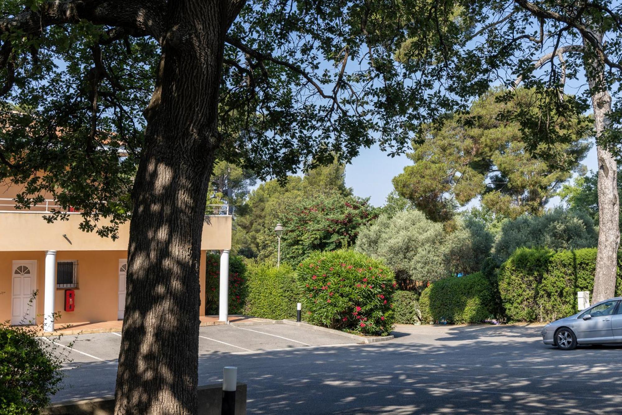 The Originals City, Hotel Cote Sud, Marseille Est Allauch Εξωτερικό φωτογραφία